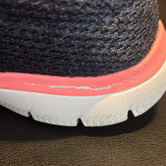 Skechers Summits Women's Navy and Pink Sneakers - Picture 6 of 9